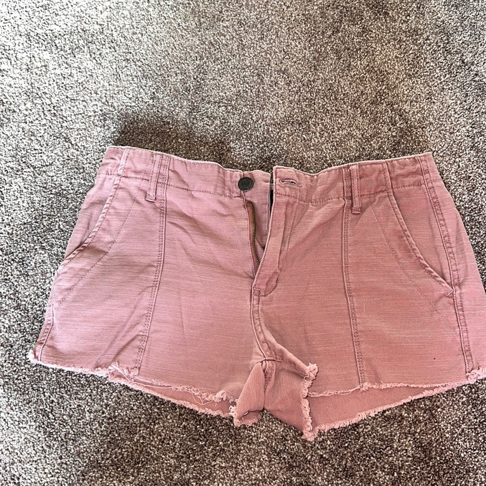 Shorts with frayed ends